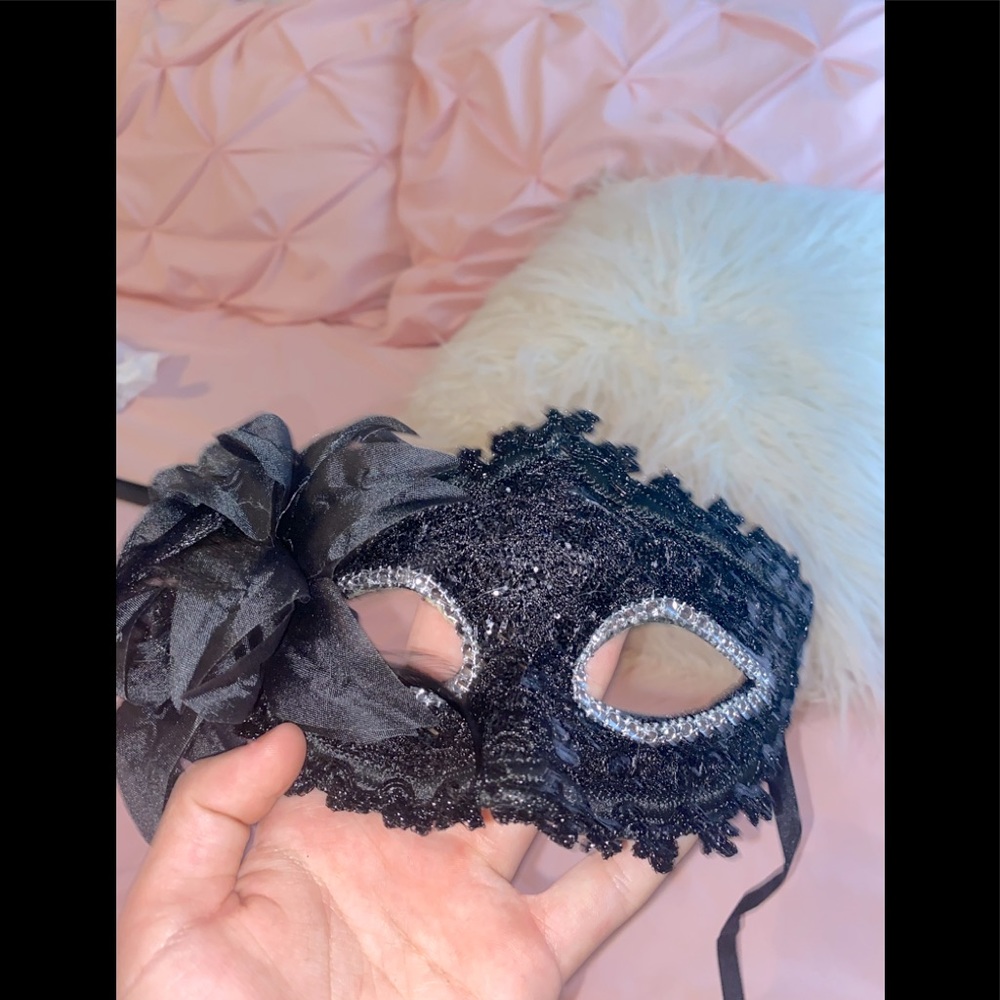 Masquerade mask